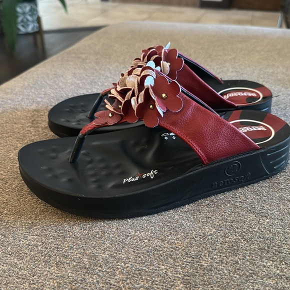 Aerosoft Original Comfort Red Floral Sandal Women’s Size 39 - Picture 4 of 5